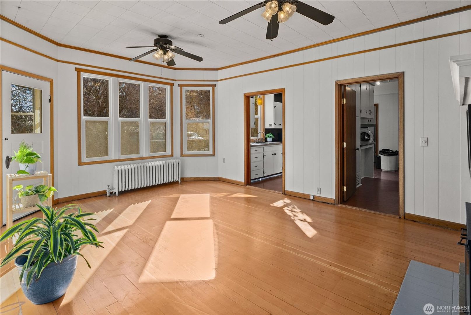One-of-a-Kind Spacious Home with Beautiful Landscaped Grounds – photo 2