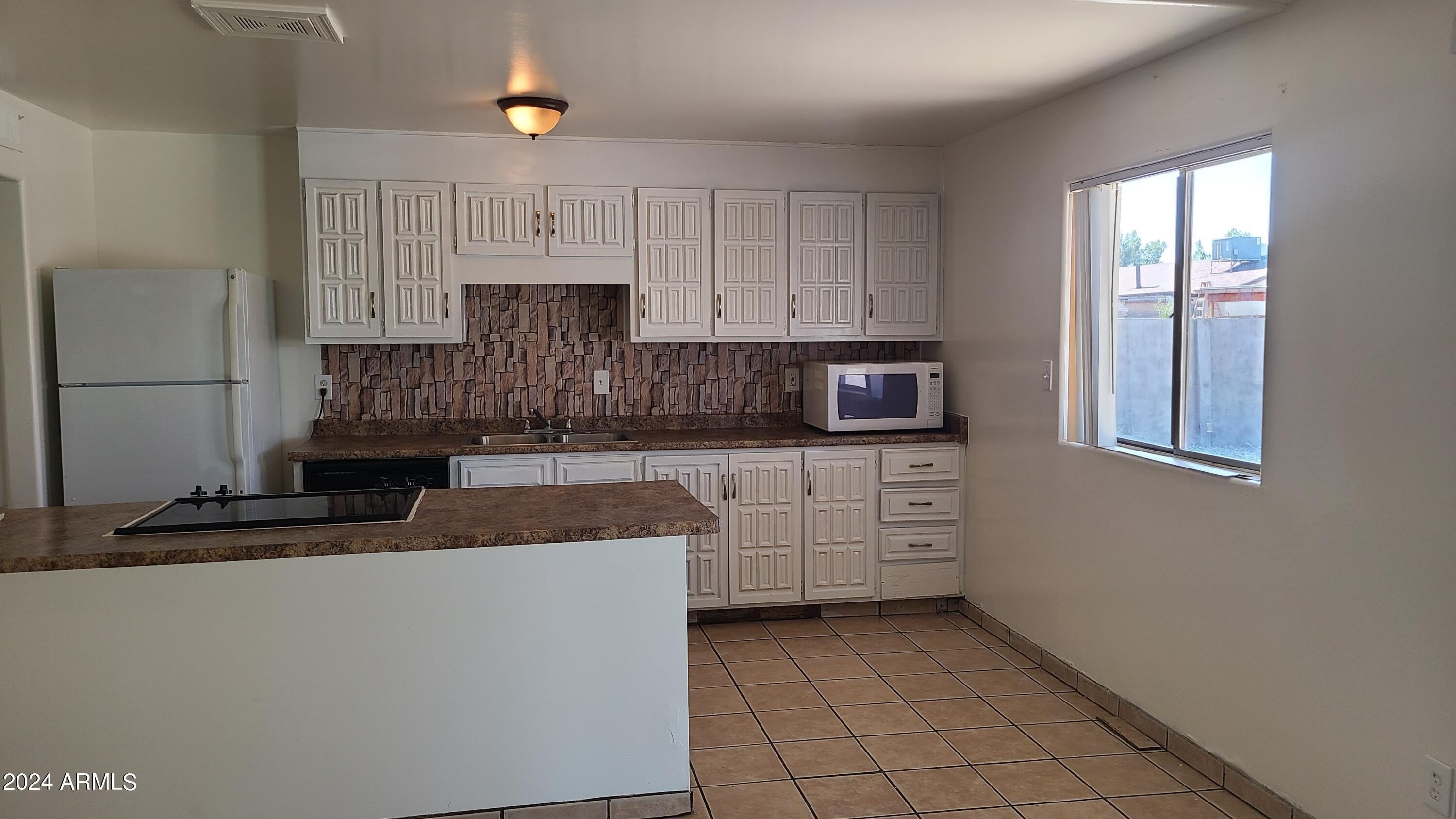 6111 W Cambridge Avenue – photo 2