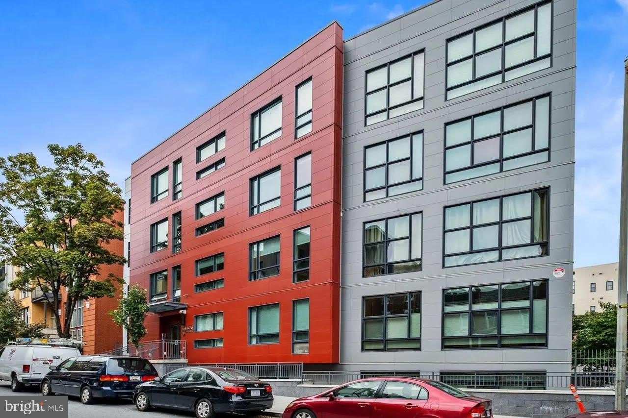 2337 CHAMPLAIN Street NW – photo 1
