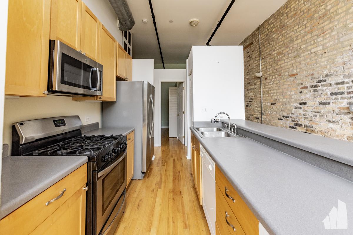 1907 N Milwaukee – photo 3