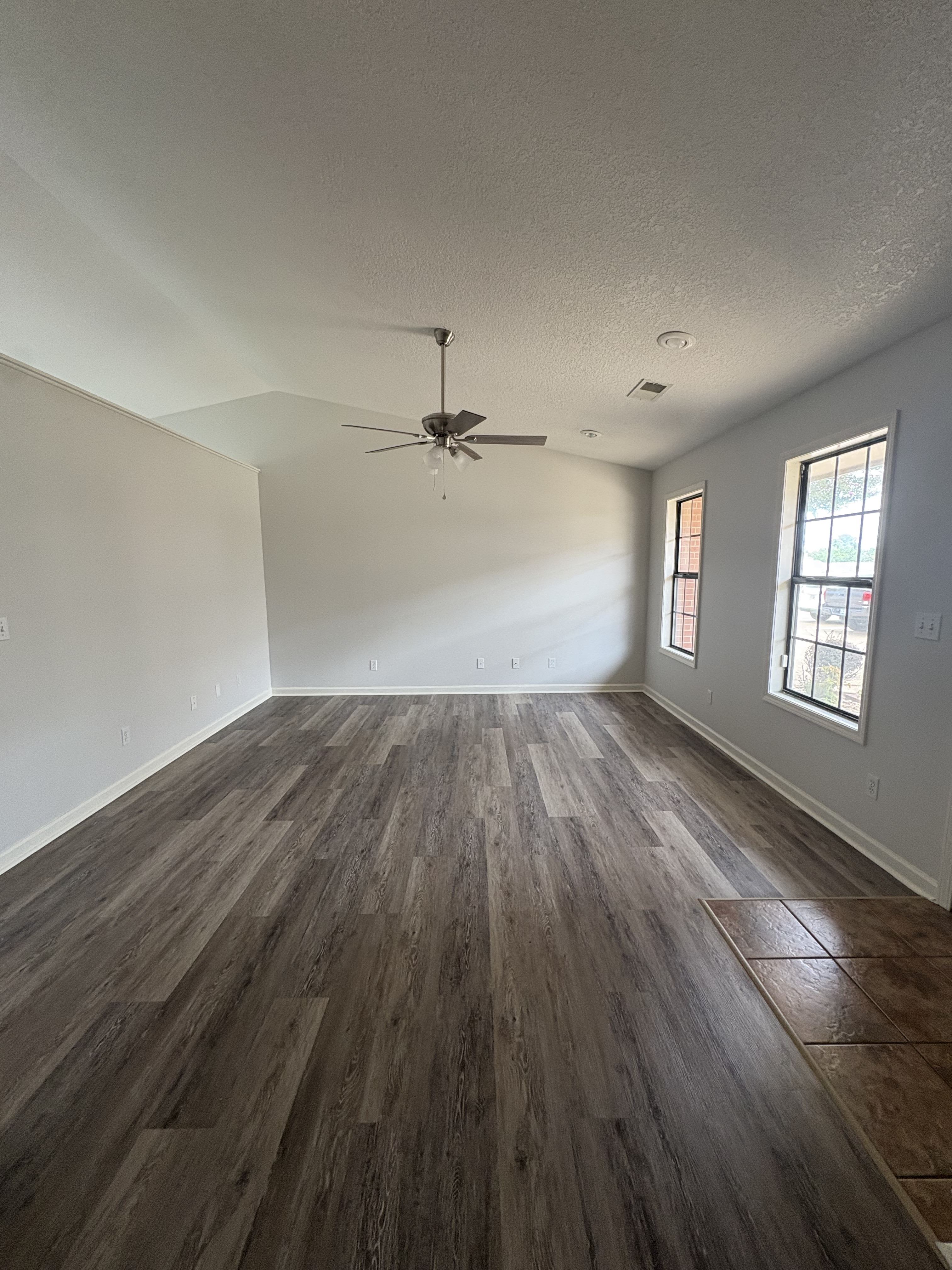 1407 Lakewood Drive – photo 2