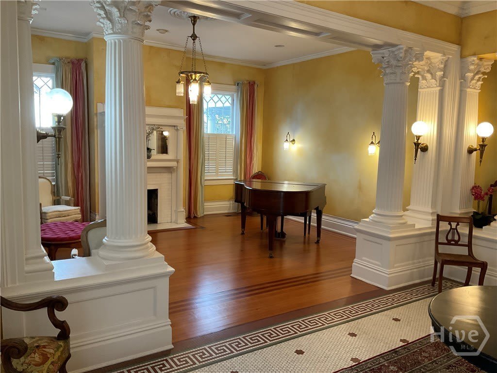 920 E Victory Drive – photo 4