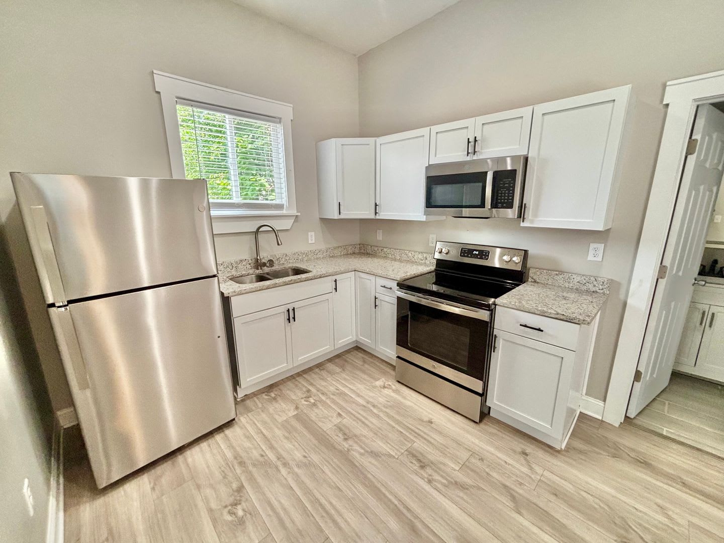513 S 24Th Street 2 Bedroom House Fenced Yard Off Street Parking Pets Okay – photo 4