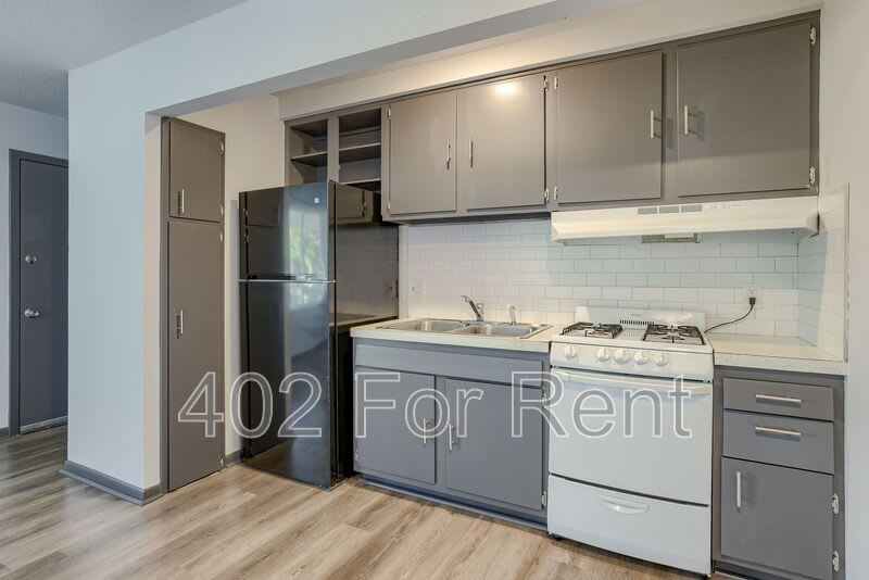 4513 Lafayette Avenue 12 – photo 3