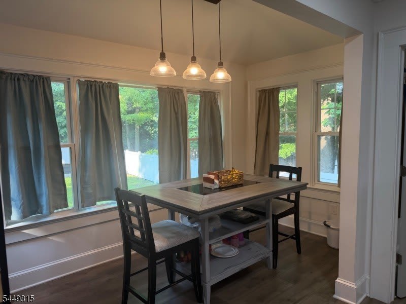 47 Lawrence Ave – photo 2