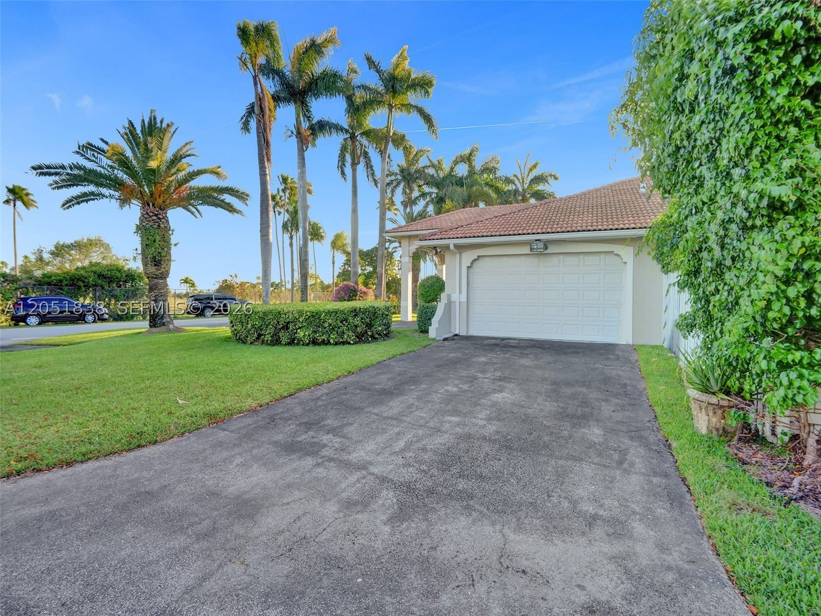 12401 SW 77th St – photo 3