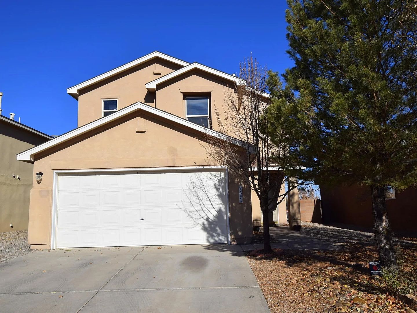 Cozy 3 Bedroom 2.5 Bathroom Home In Ventana Ranch! – photo 1
