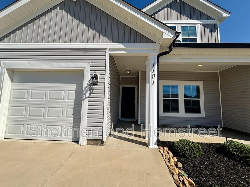 1101 Clareton Drive – photo 2