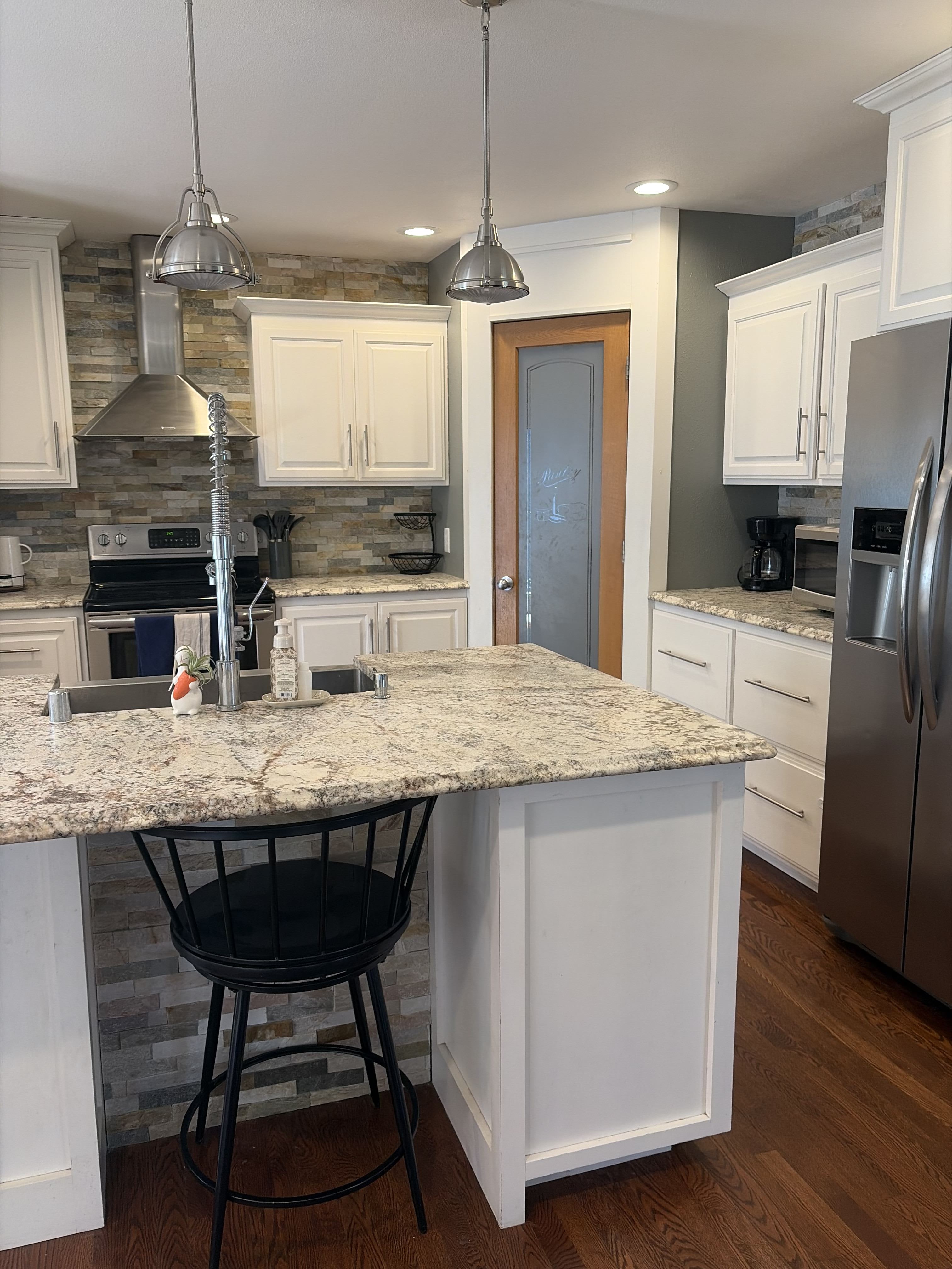 1708 Hawthorne Avenue – photo 2
