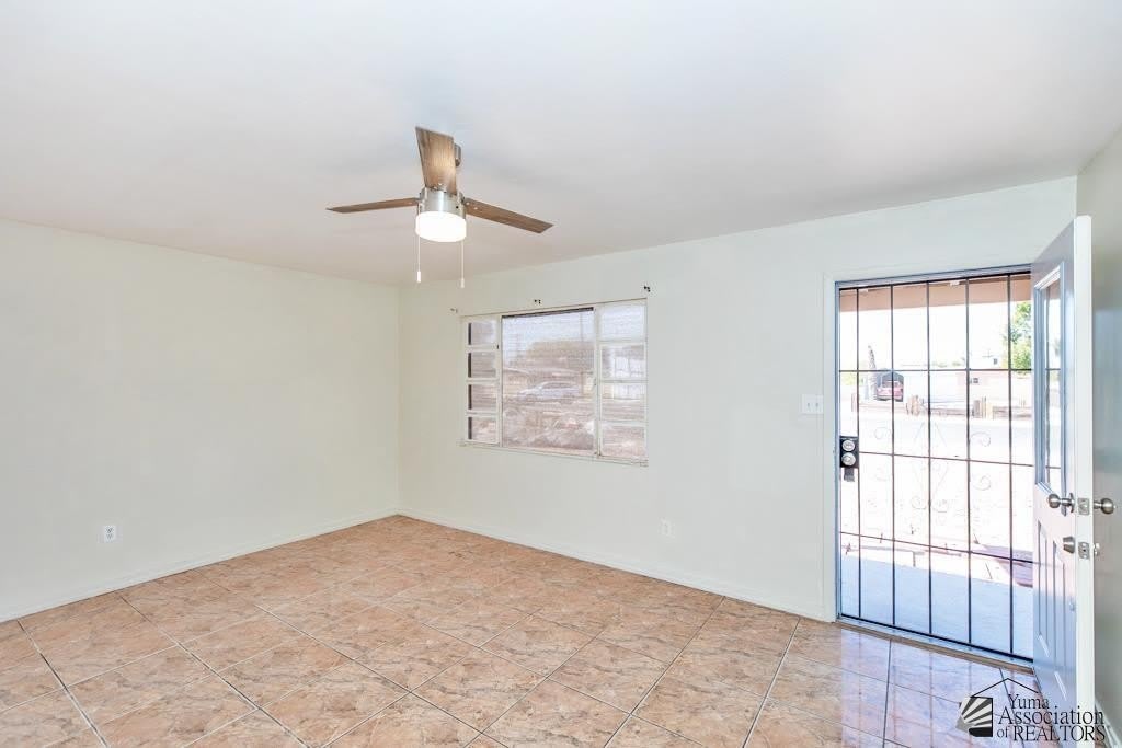 2743 S MESA AVE – photo 3