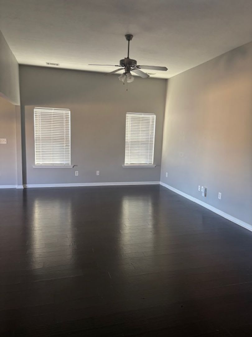 Bright Beautiful 3Br Ranch In Sage Creek Open Floor Plan Fenced Yard Prime Location – photo 2