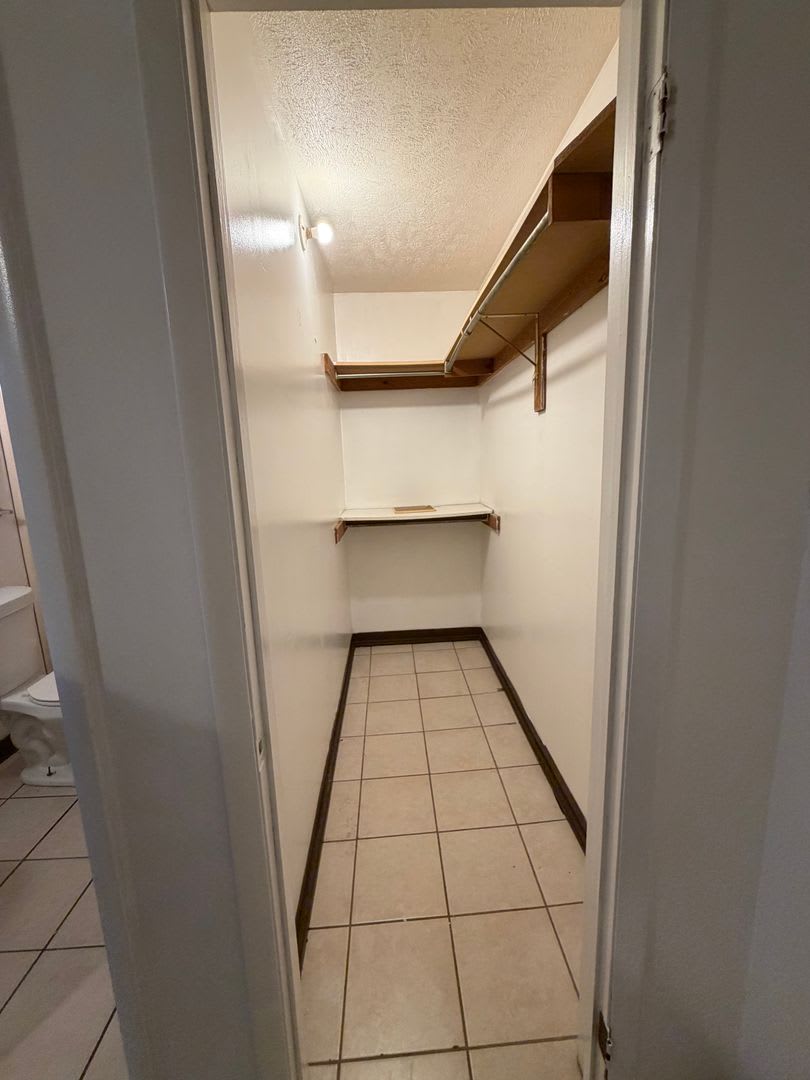 Studio Apartment In Brighton Heights – photo 4