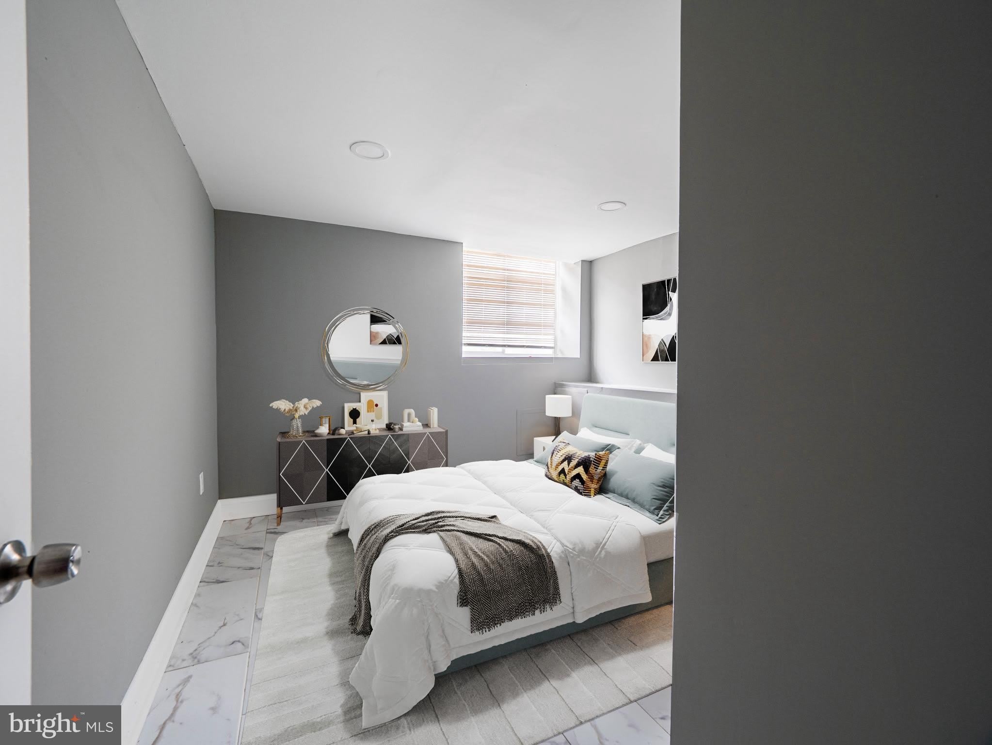 2327 N CARLISLE Street – photo 1