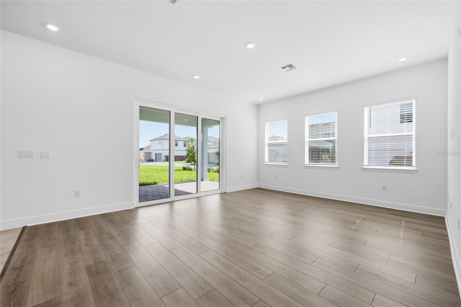 10085 BALLAST Drive – photo 5