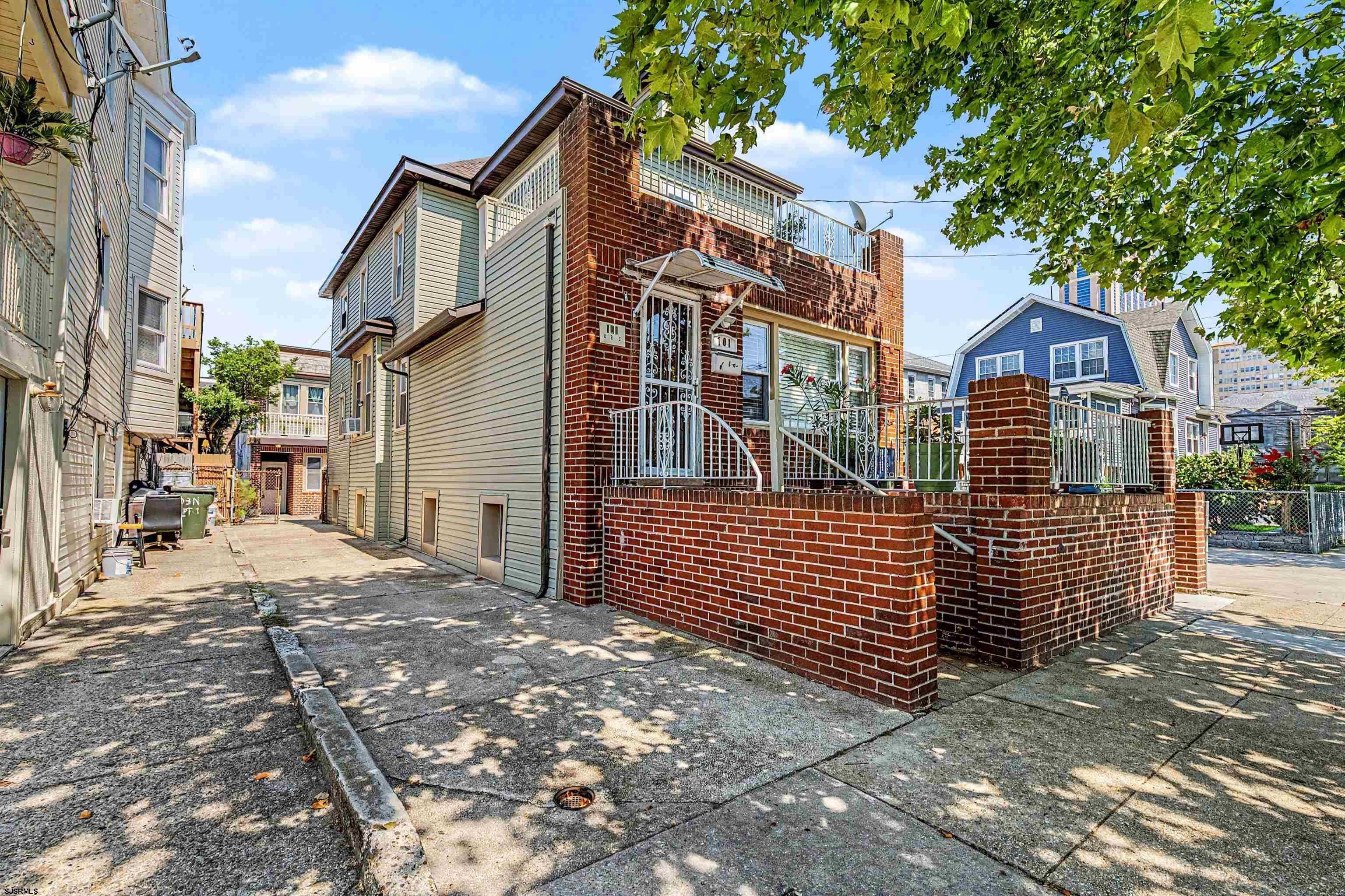 101 N Brighton Ave – photo 1