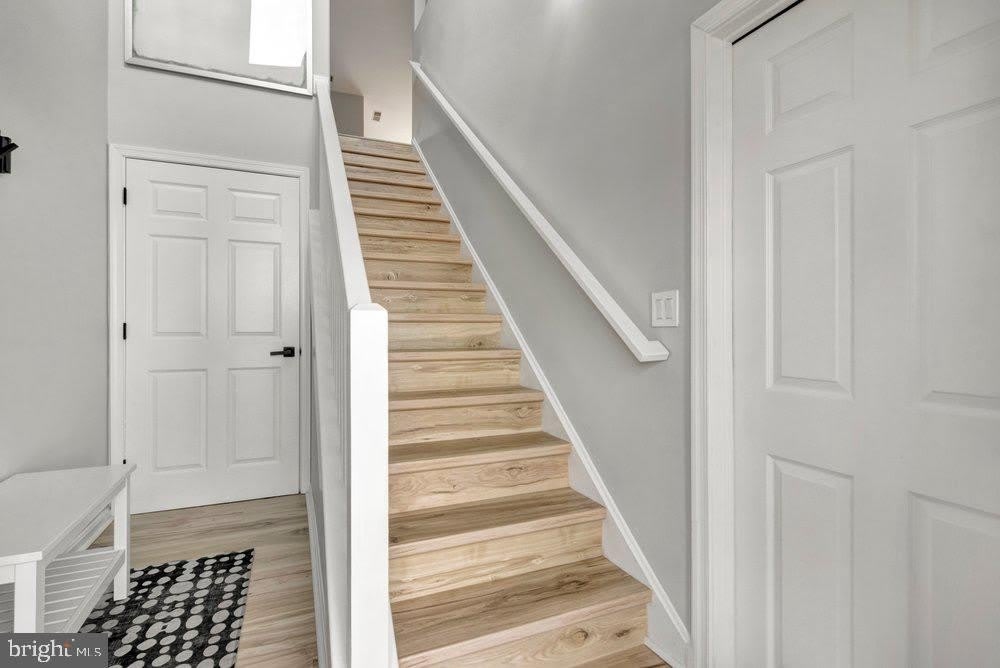 297 LAKESIDE Drive – photo 4