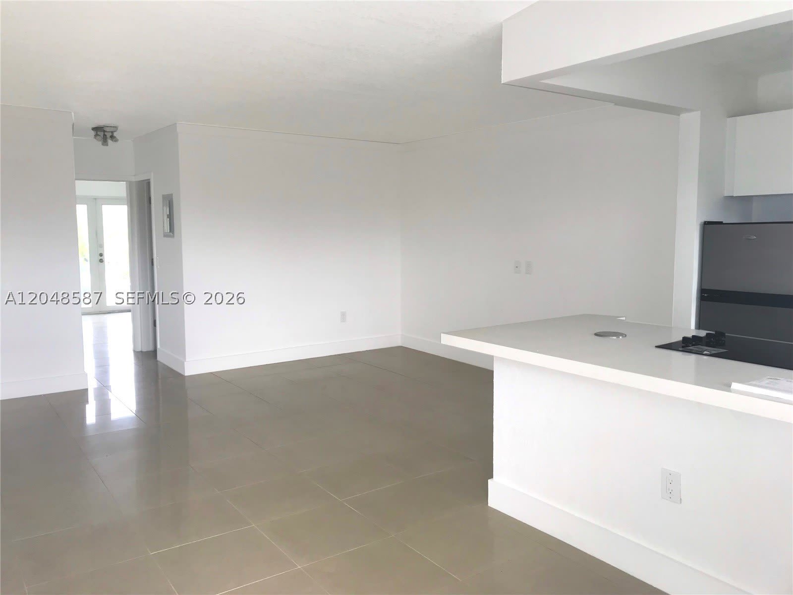 2185 NE 123rd St – photo 1