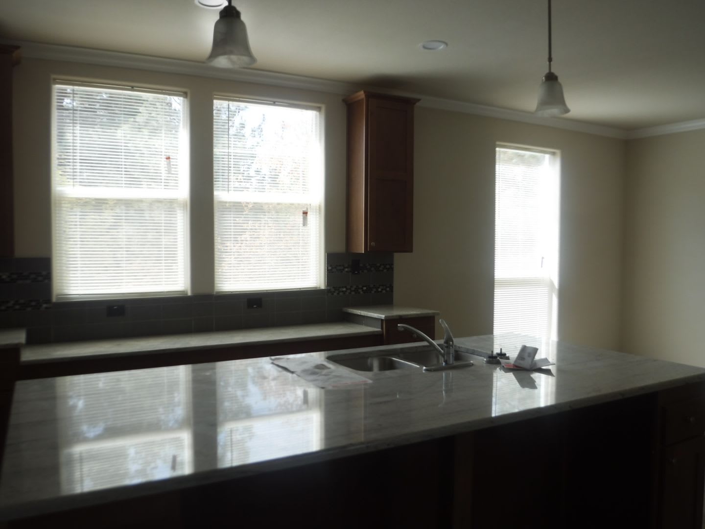 Updated 3 Bed 2 Bath Home In Romaine Village With Garage – photo 5