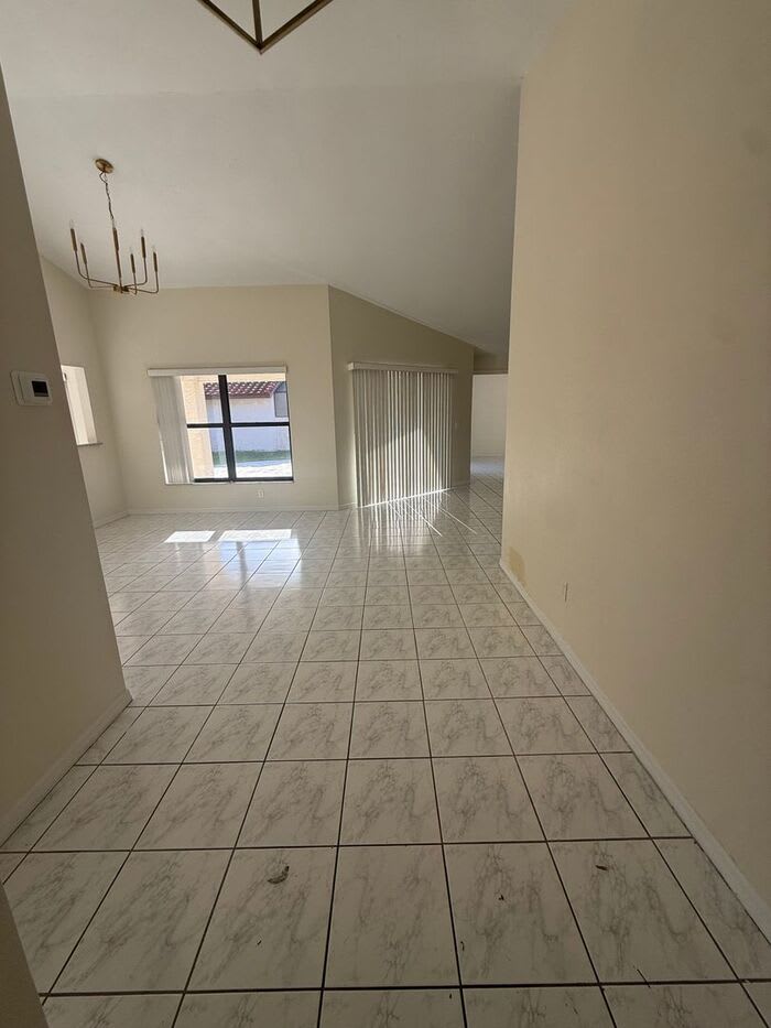 8102 Ibiza Court South – photo 4