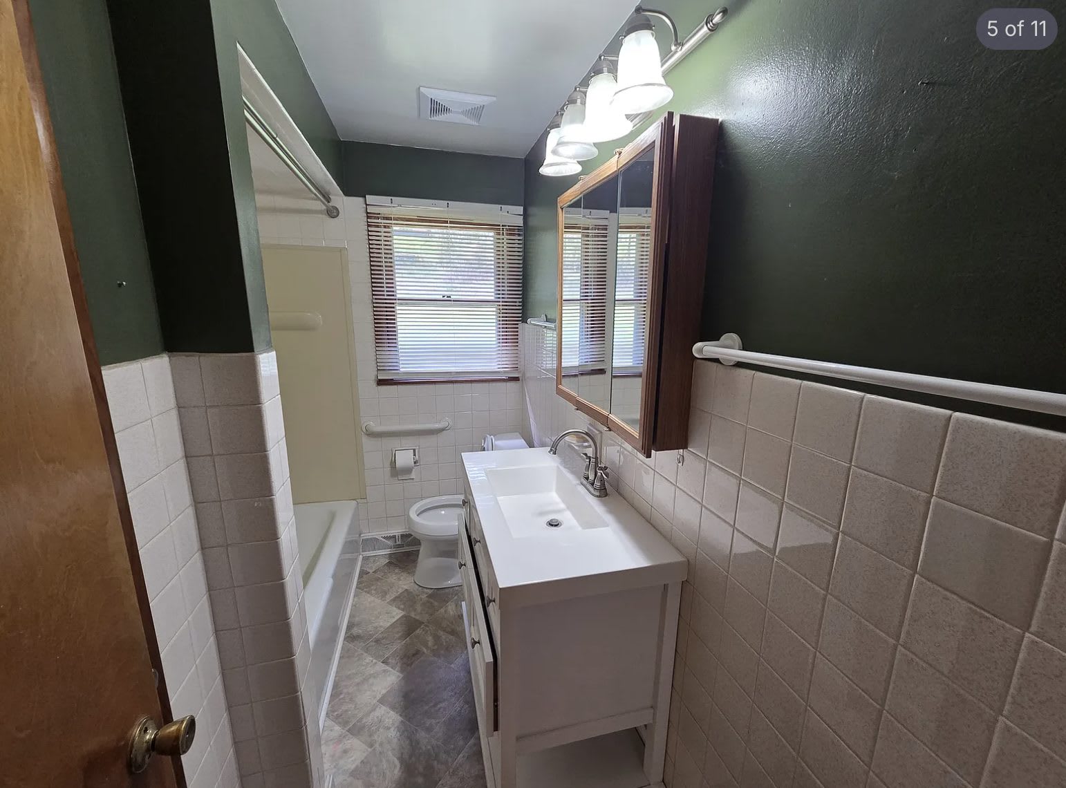 219 Sunset Drive – photo 2