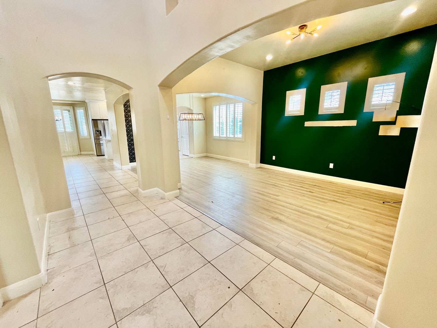 Beautiful Five Bedroom with Office in Desert Hills – photo 4