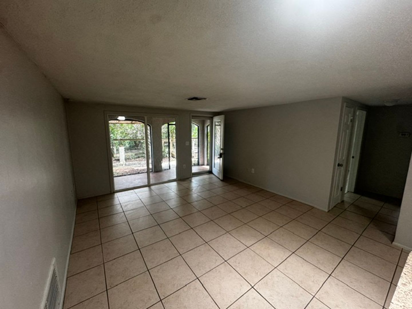 Spacious 2 Bedroom Home – photo 2