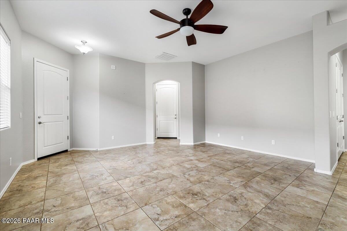 4628 N Salem Place – photo 3