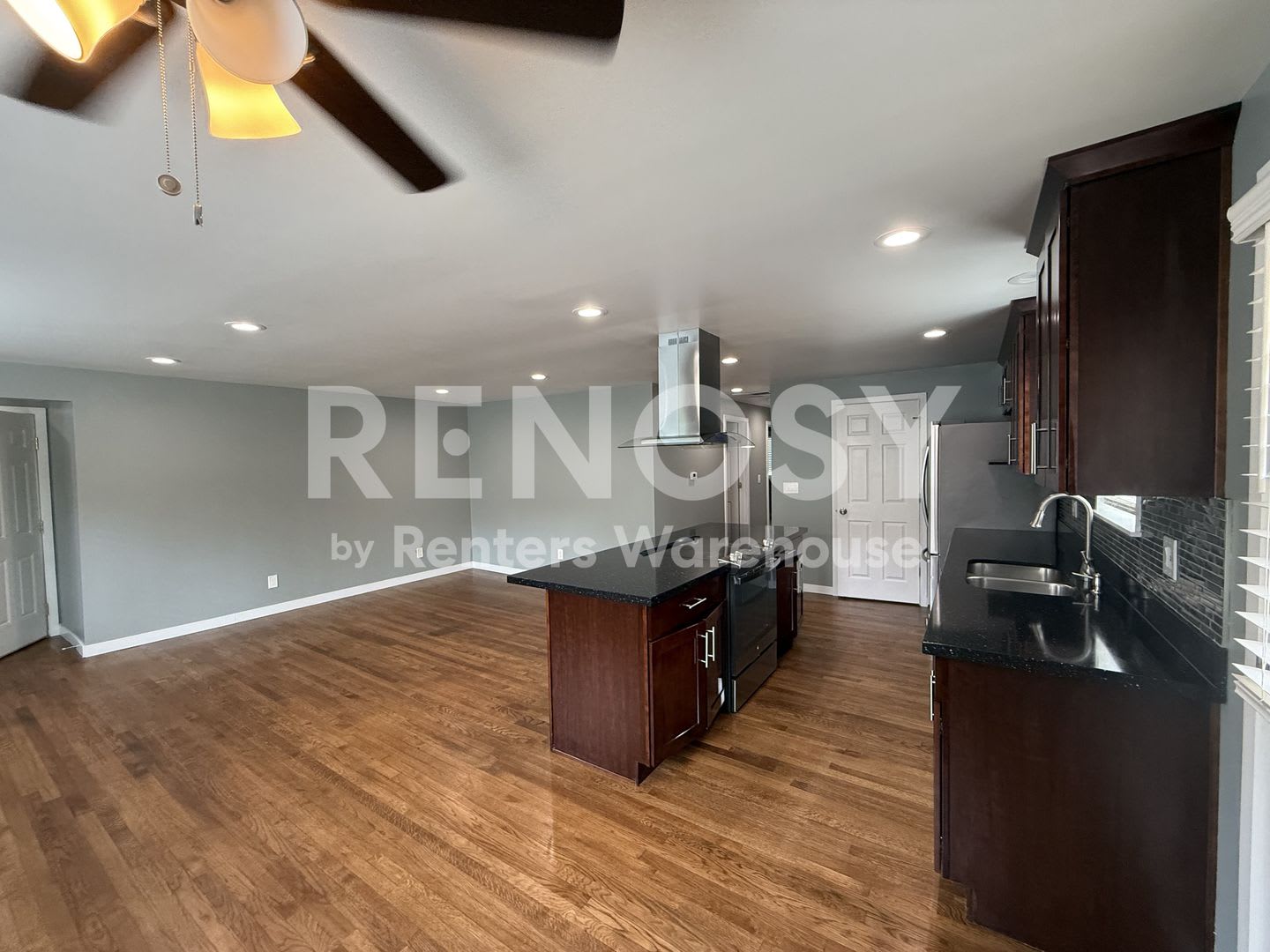 Charming 4 Br 2 Ba 2 cg home in Burien – photo 4