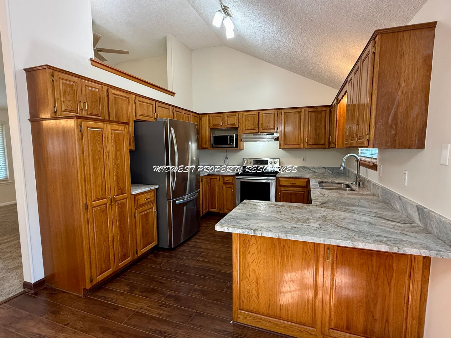 Beautiful 3 Bedroom Home In Raymore – photo 3
