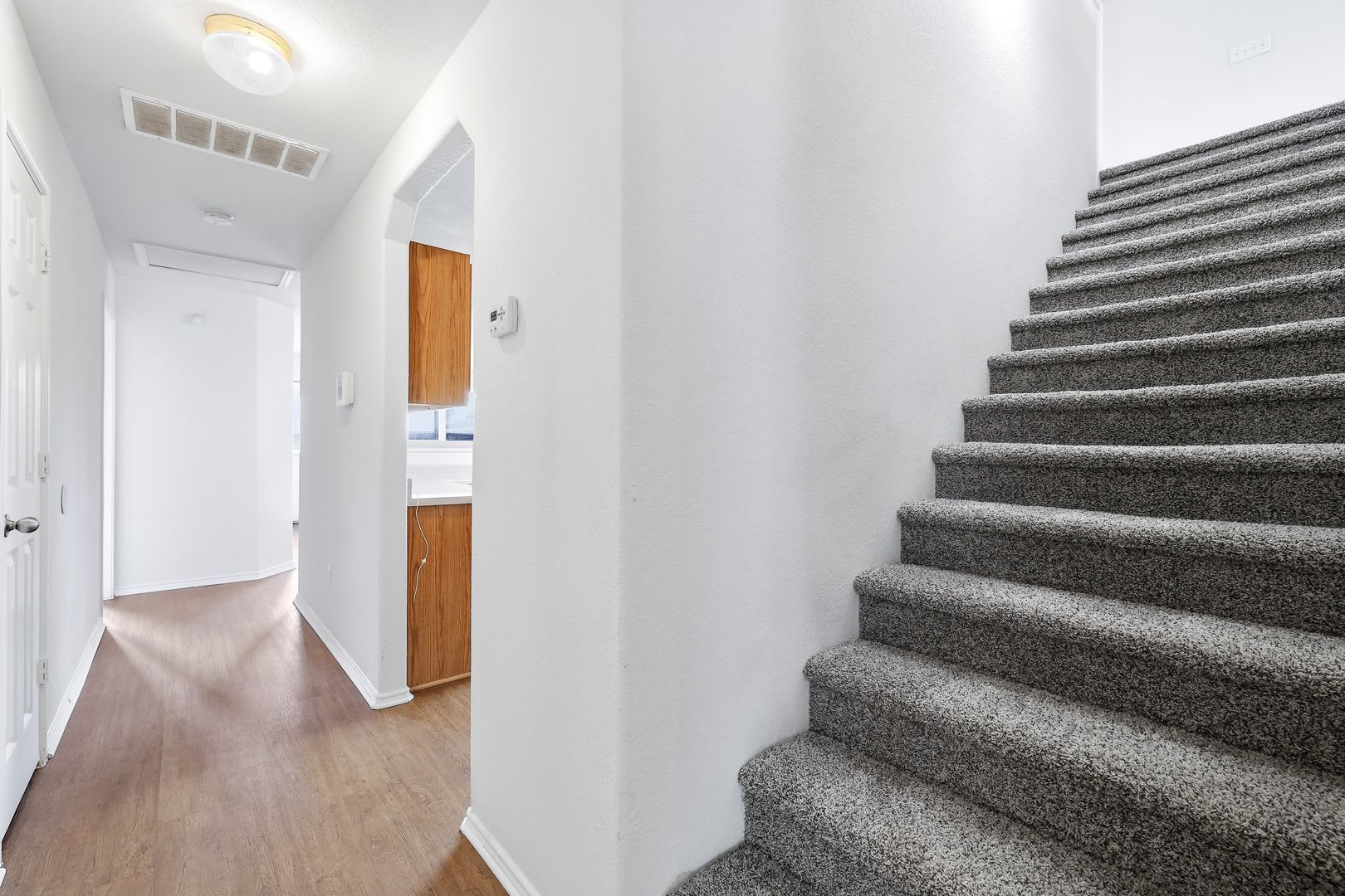 Beautifully Updated Two-Story Home in Monticello Ranch – photo 5