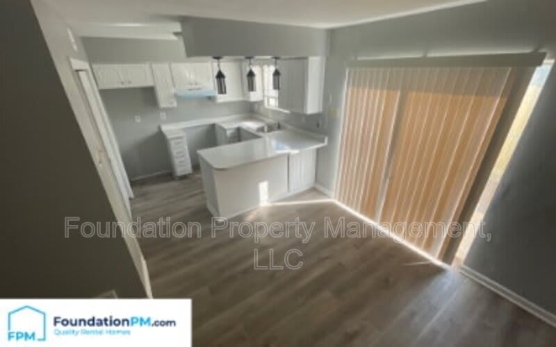 992 University Street – photo 3