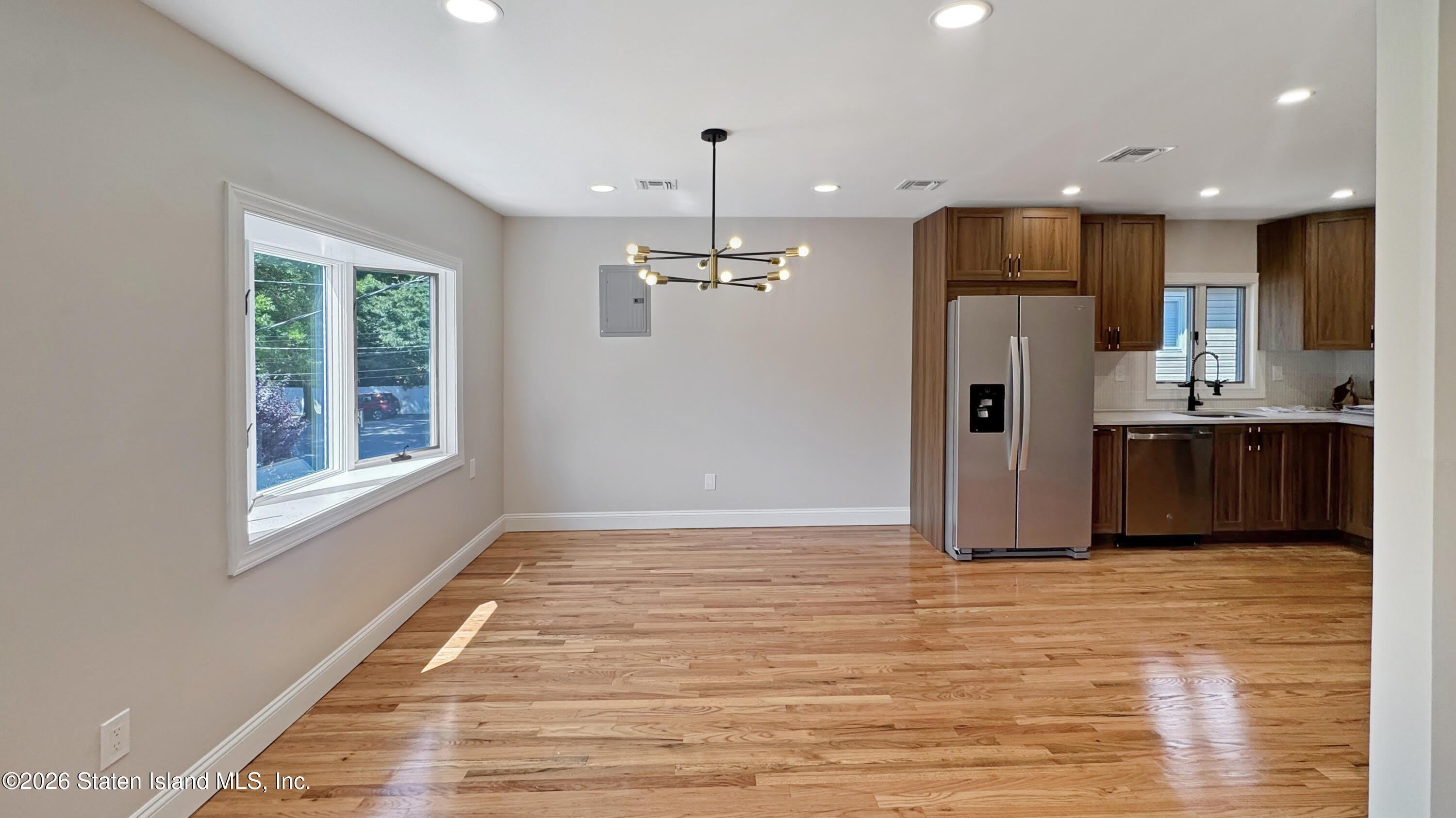 71 Reading Avenue – photo 5