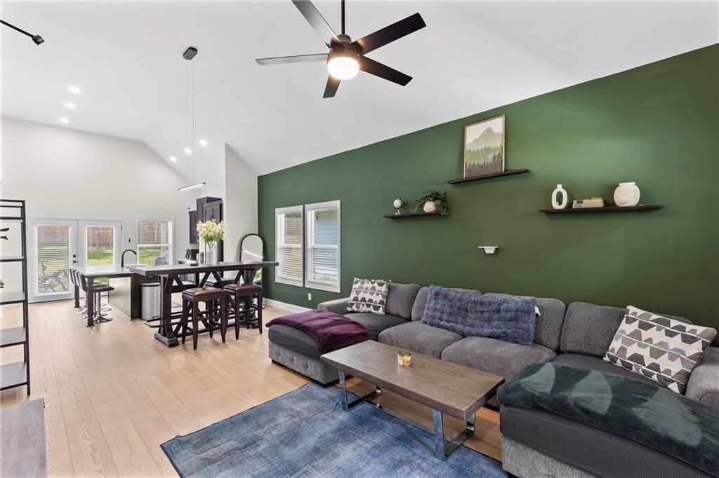 624 Robert Street NW – photo 1