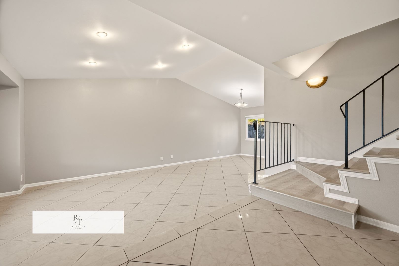 Beautiful Remodeled 4-Bedroom Home in a Golf Course Community! – photo 3