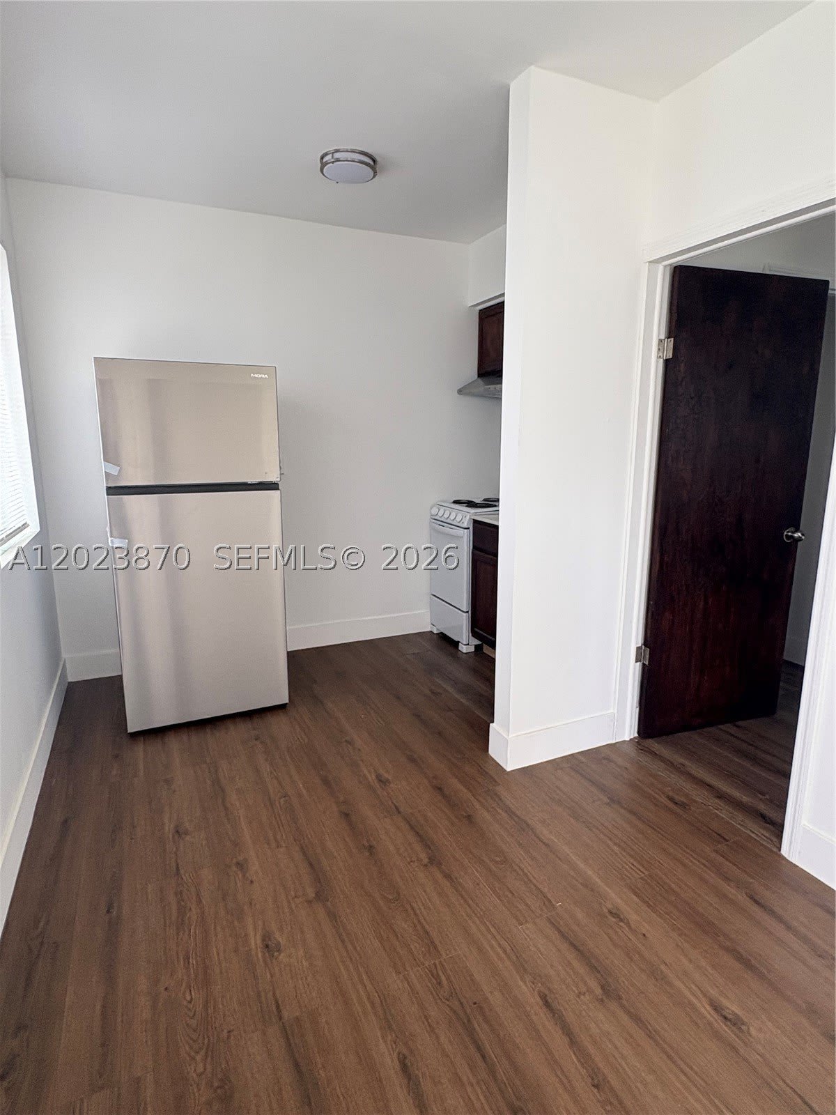 2052 SW 7th St – photo 3
