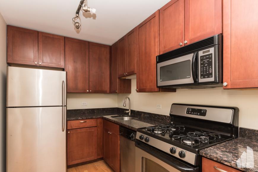 613 W Wrightwood Ave – photo 2