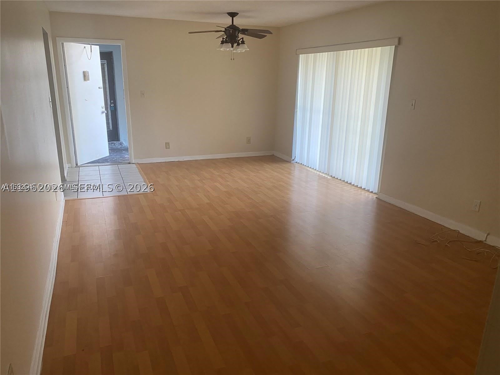 335 W Laurel Dr – photo 4