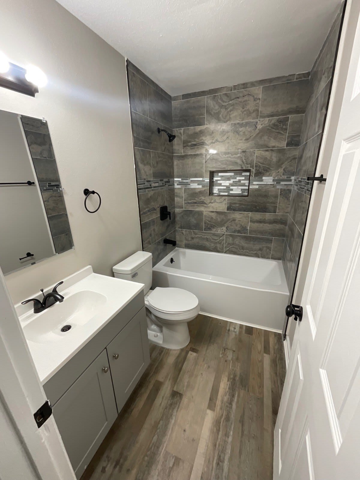 1516 Edgewood Dr. – photo 3