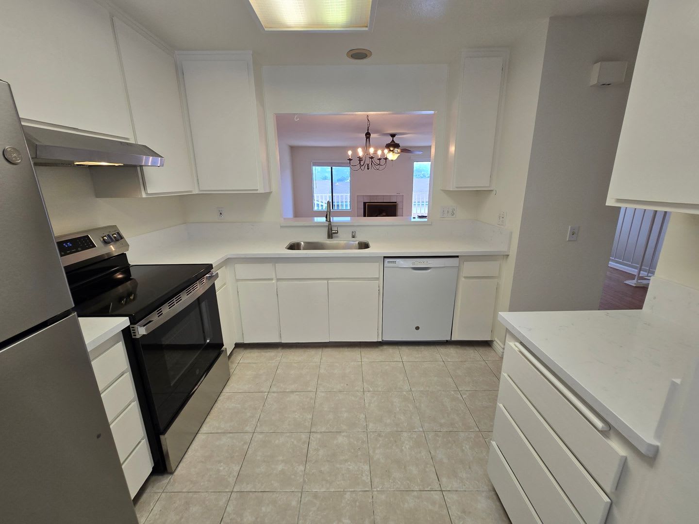 Move Special 1 2 Off 1St Month S Rent Beautifully Updated West Clairemont Townhome Prime 92117 Location – photo 5