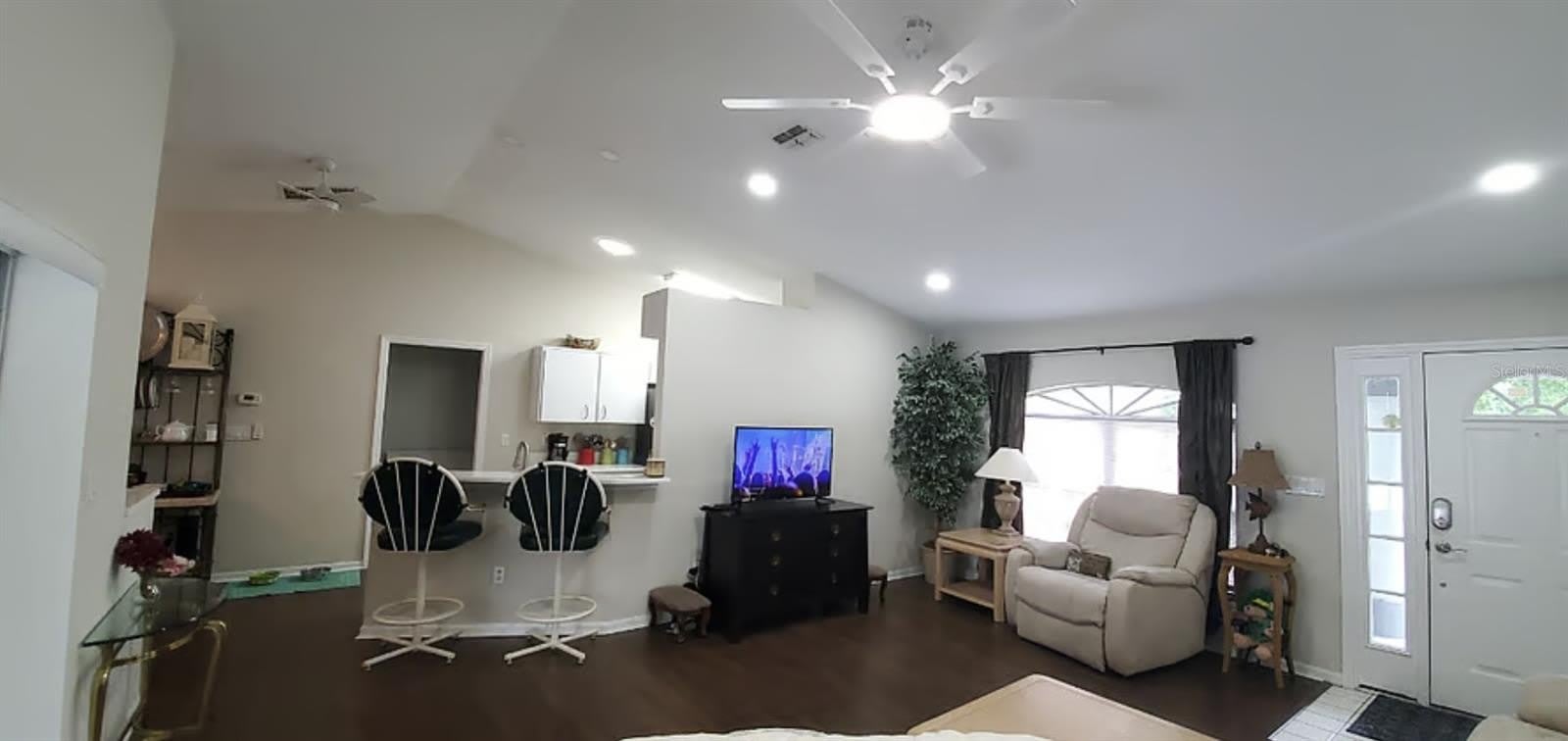 2534 N BRENTWOOD Circle – photo 3