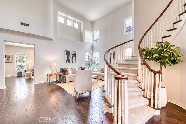 30 Eisenhower Lane – photo 2