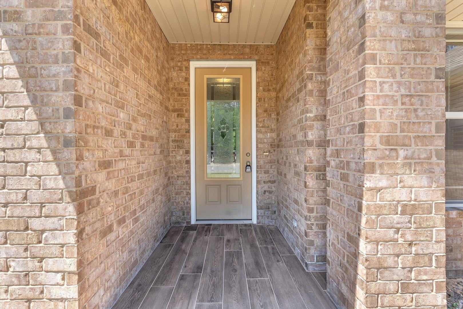 Stunning 4 Bedroom in PRIME Location!! South of I-10!! – photo 5