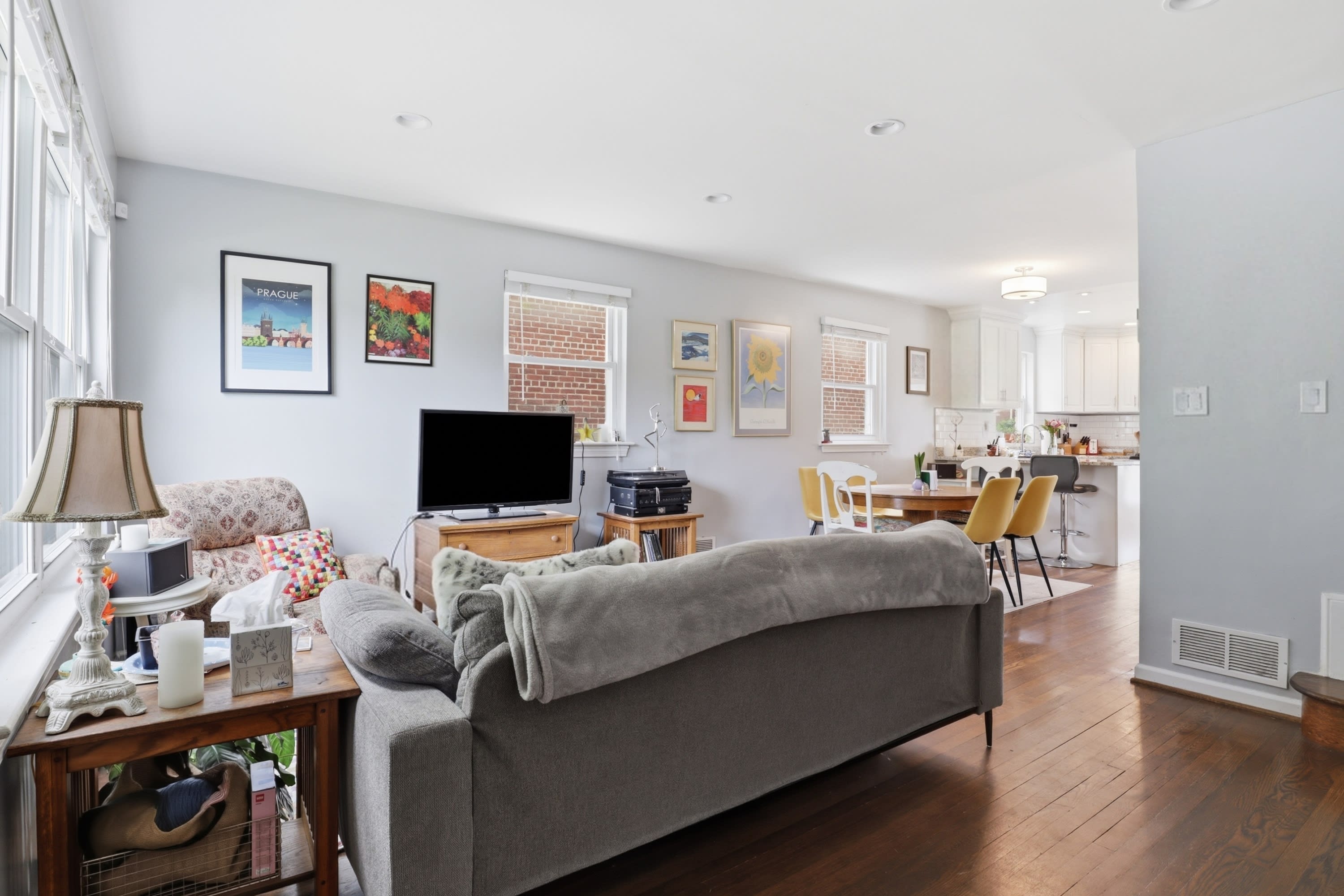 521 Madison Street NE – photo 3