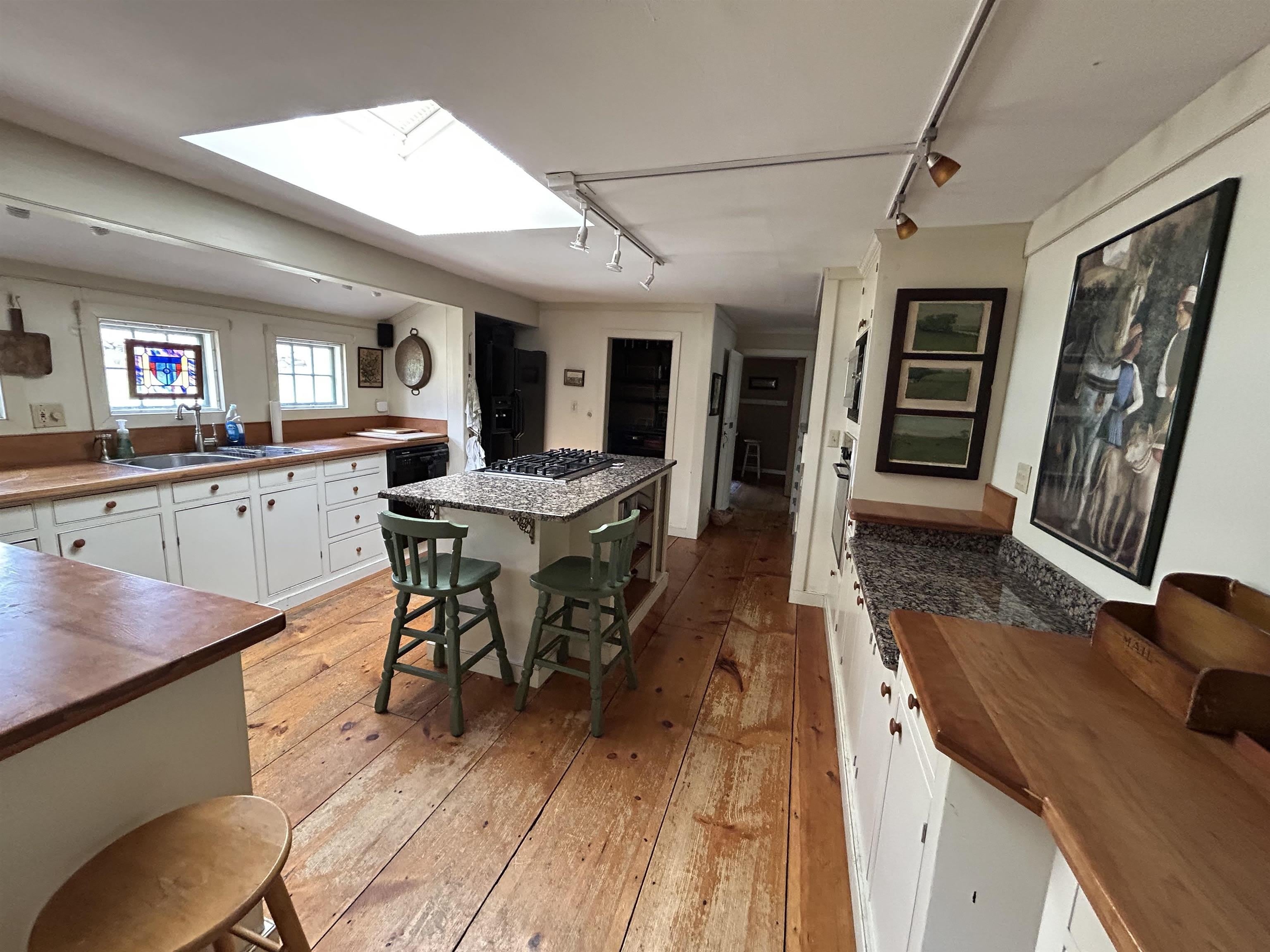 266 N Haverhill Road – photo 4
