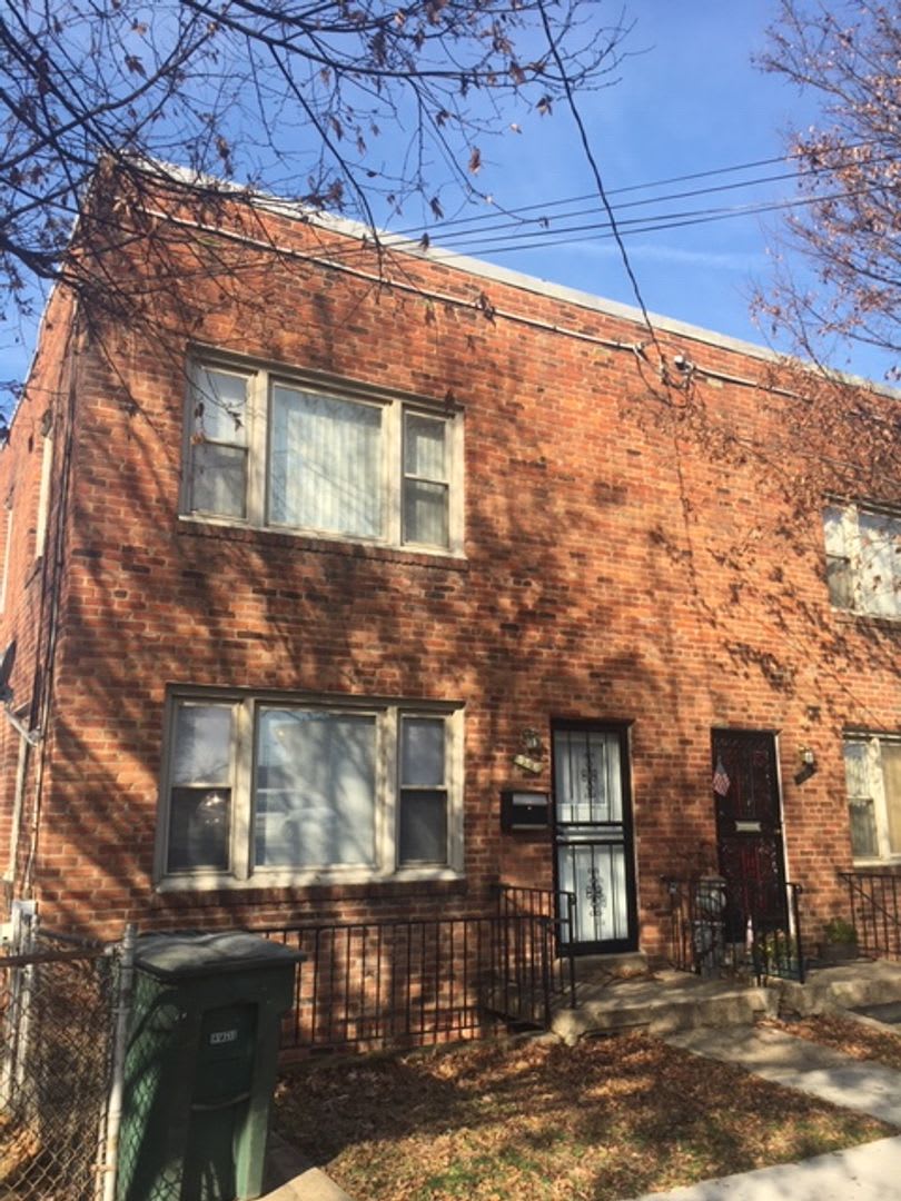 556 49TH Pl., NE – photo 1