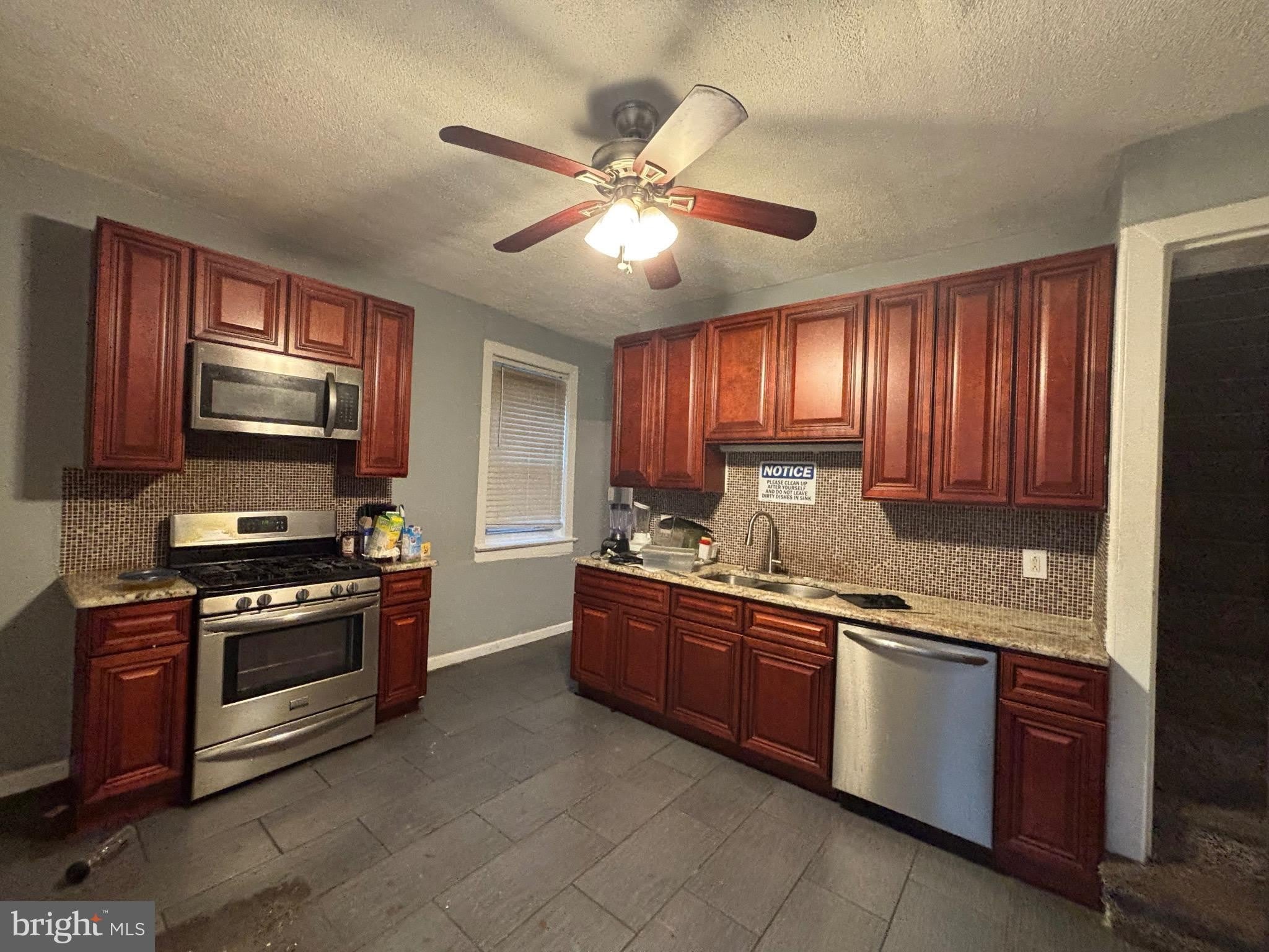 649 W STATE Street – photo 2