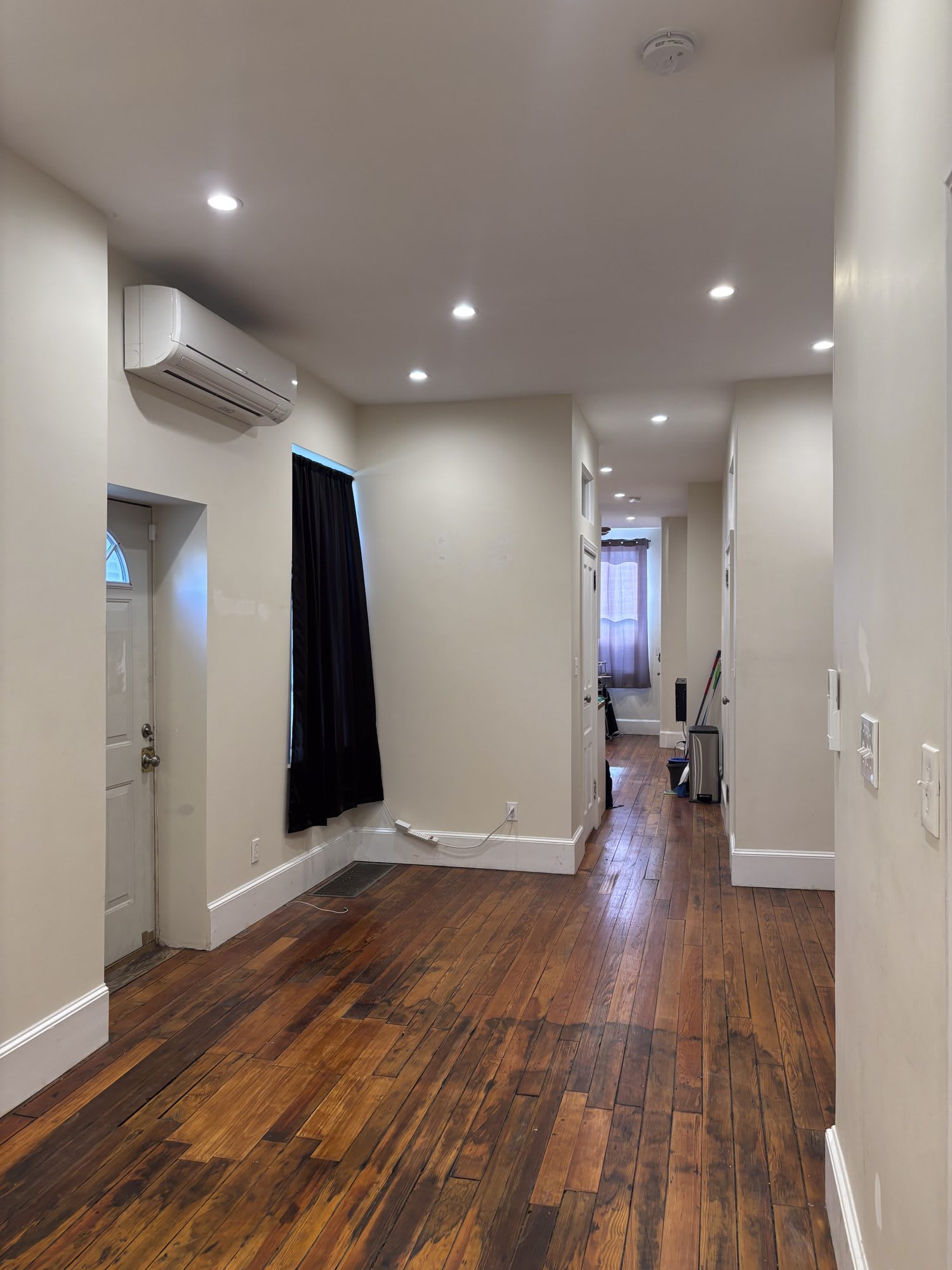 997 North Marshall Street – photo 1