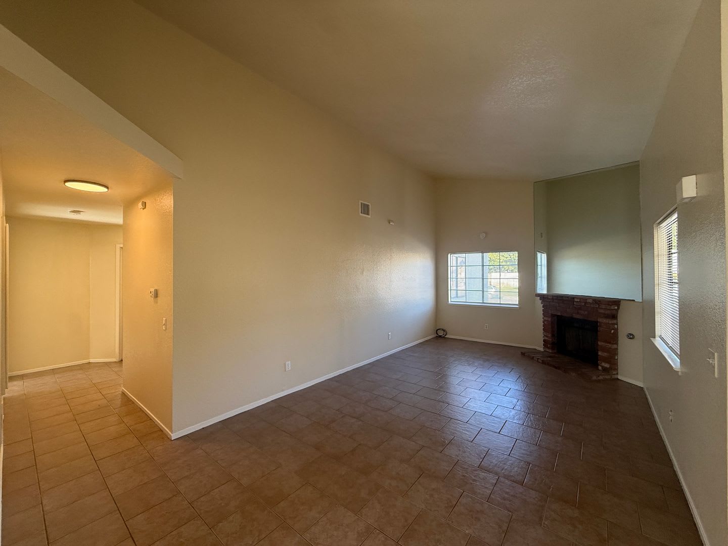 Lancaster 3 bedroom – photo 3