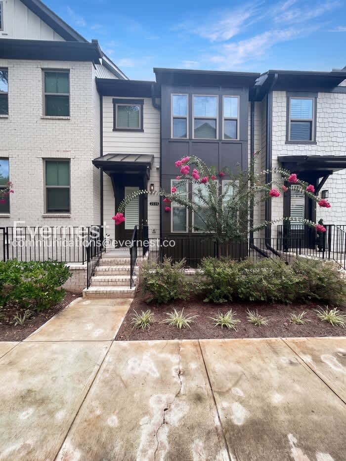 2114 Emmet Park Lane – photo 1