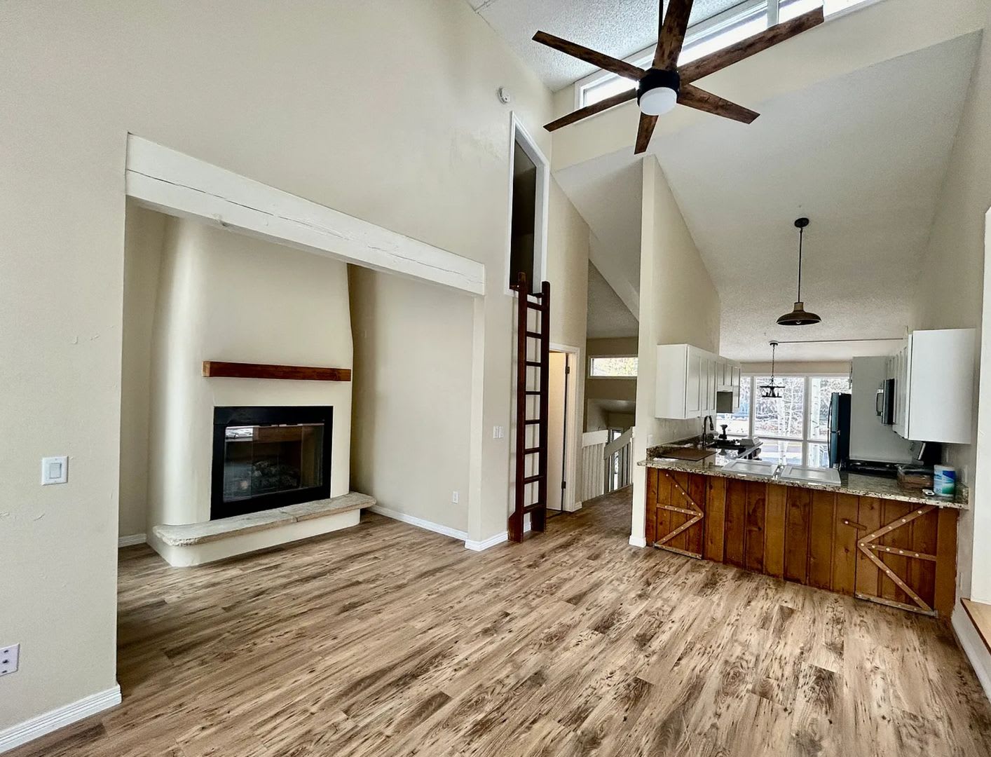 2 bedroom duplex in West Vail – photo 2
